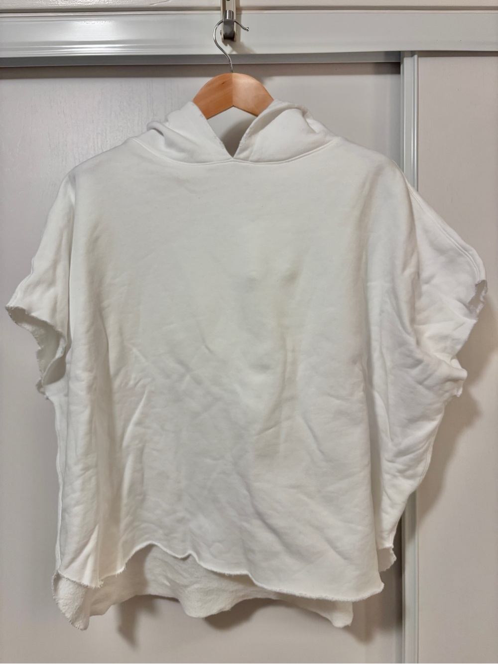 Frank & Eileen Short Sleeve Hooded Sweatshirt Size OS Crisp White Capelet Thick